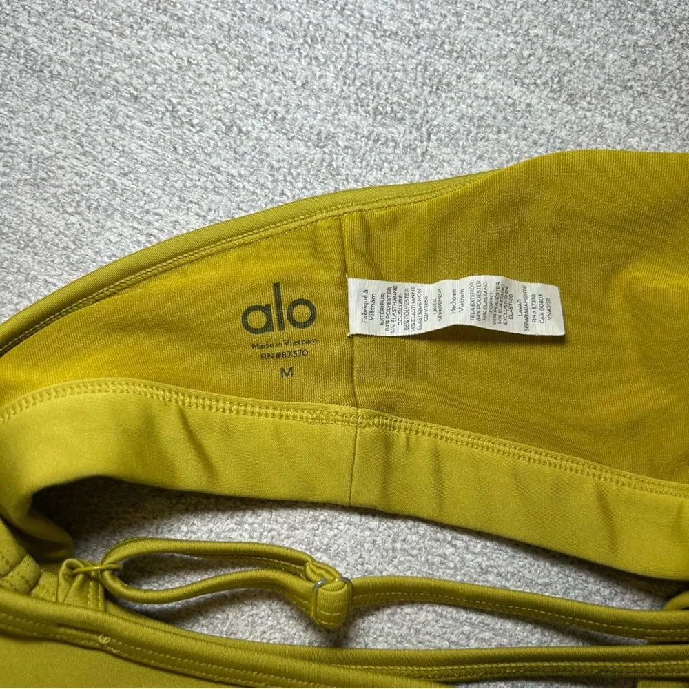 Alo Yoga Airlift Intrigue Bra Yellow/Green Size Medium - Picture 6 of 8